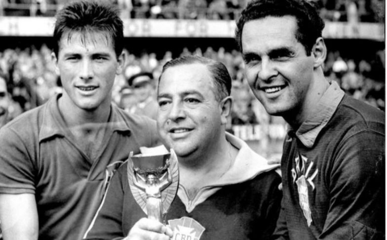 1958 – CAMPEÃO NO FUTEBOL, O BRASIL REINVENTA A PRÓPRIA HISTÓRIA