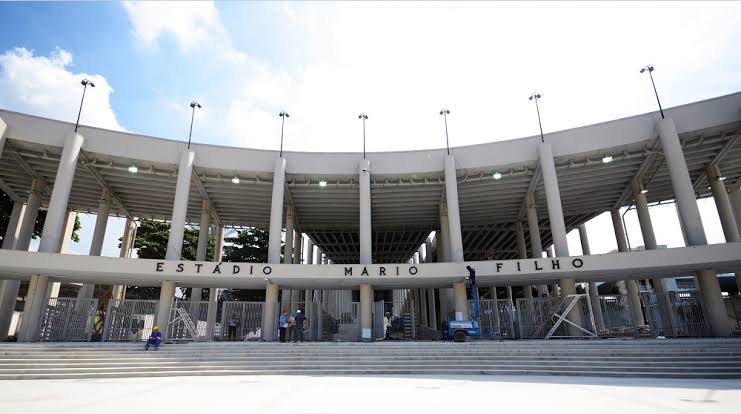 AQUELE FRIO NA BARRIGA PERTO DO MARACANÃ