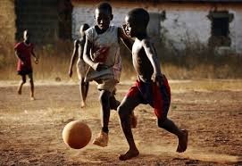 FUTEBOL NA RUA